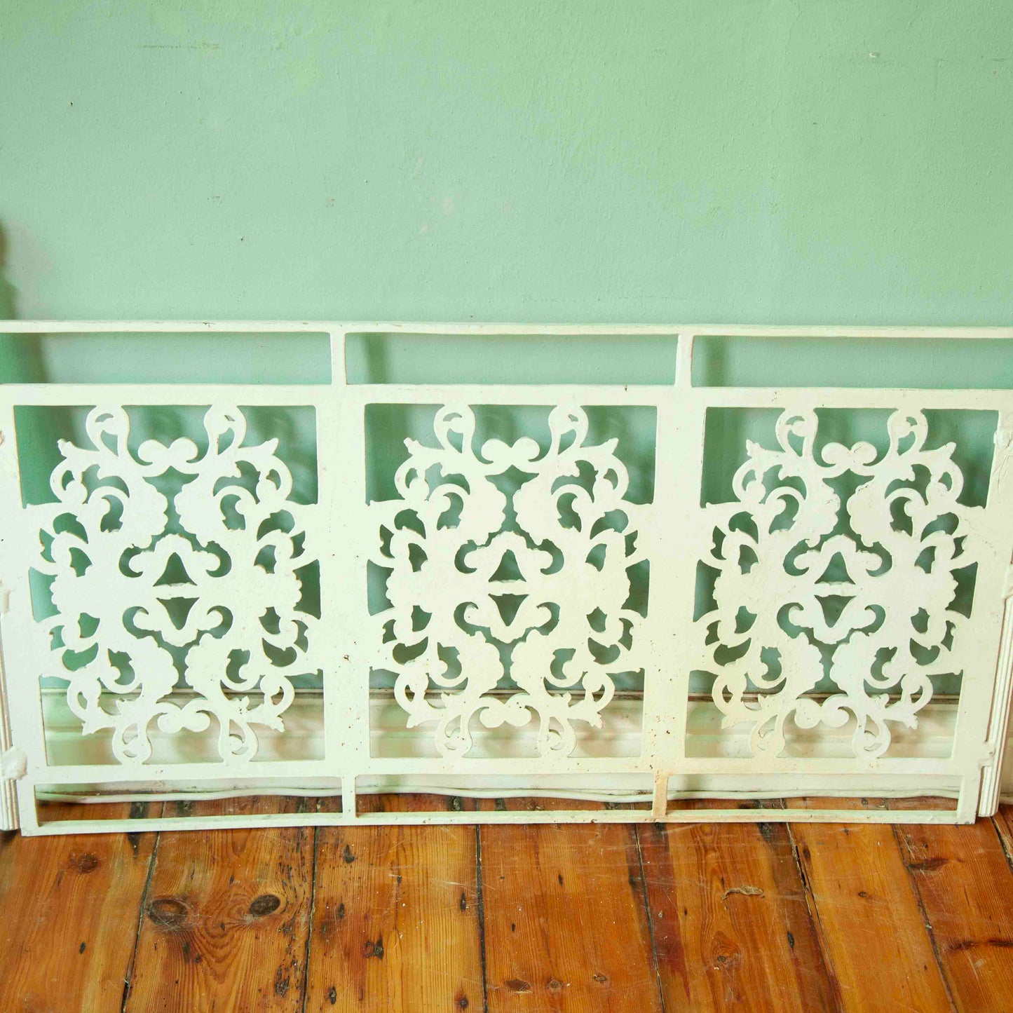 Decorative metal screen