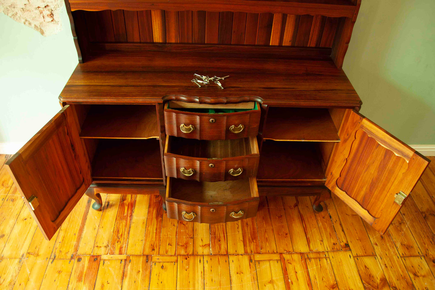 Welsh dresser