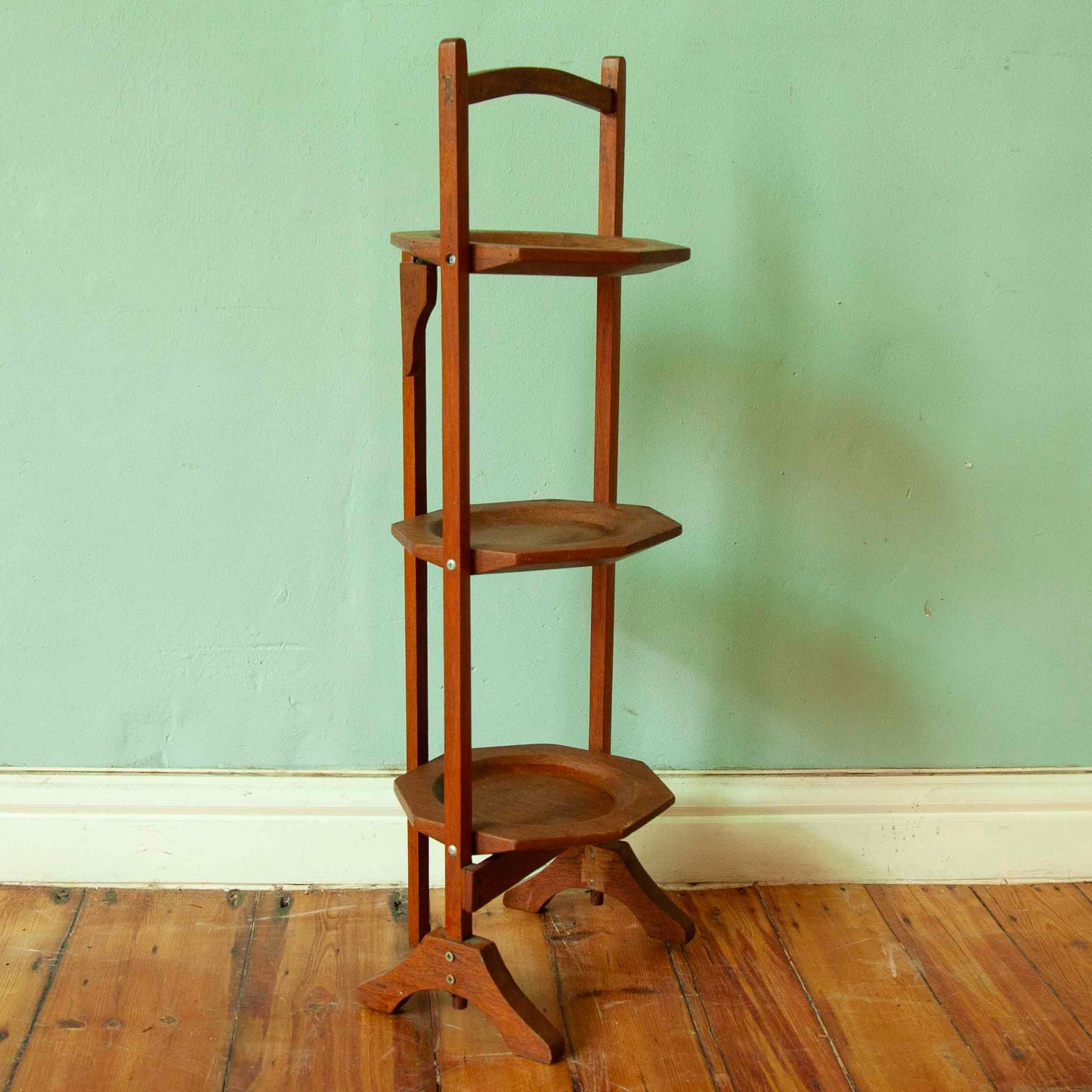 Cake stand