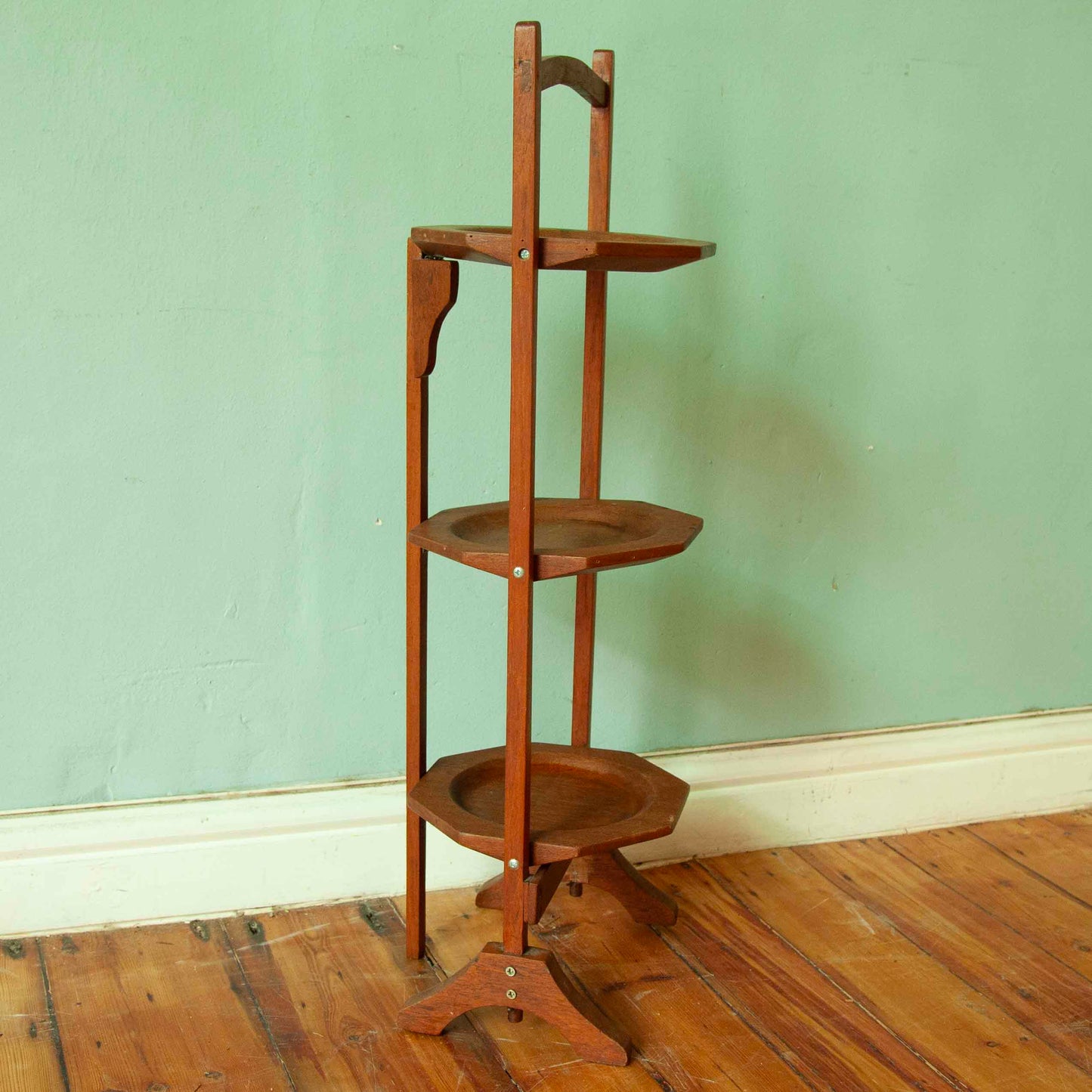 Cake stand