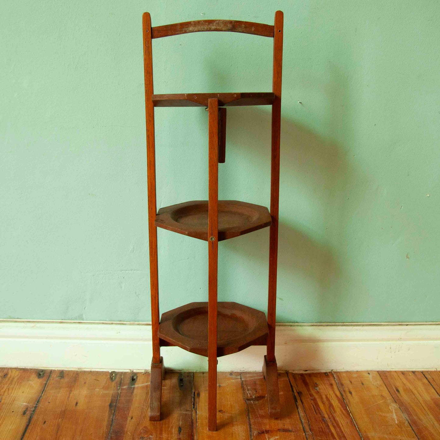 Cake stand