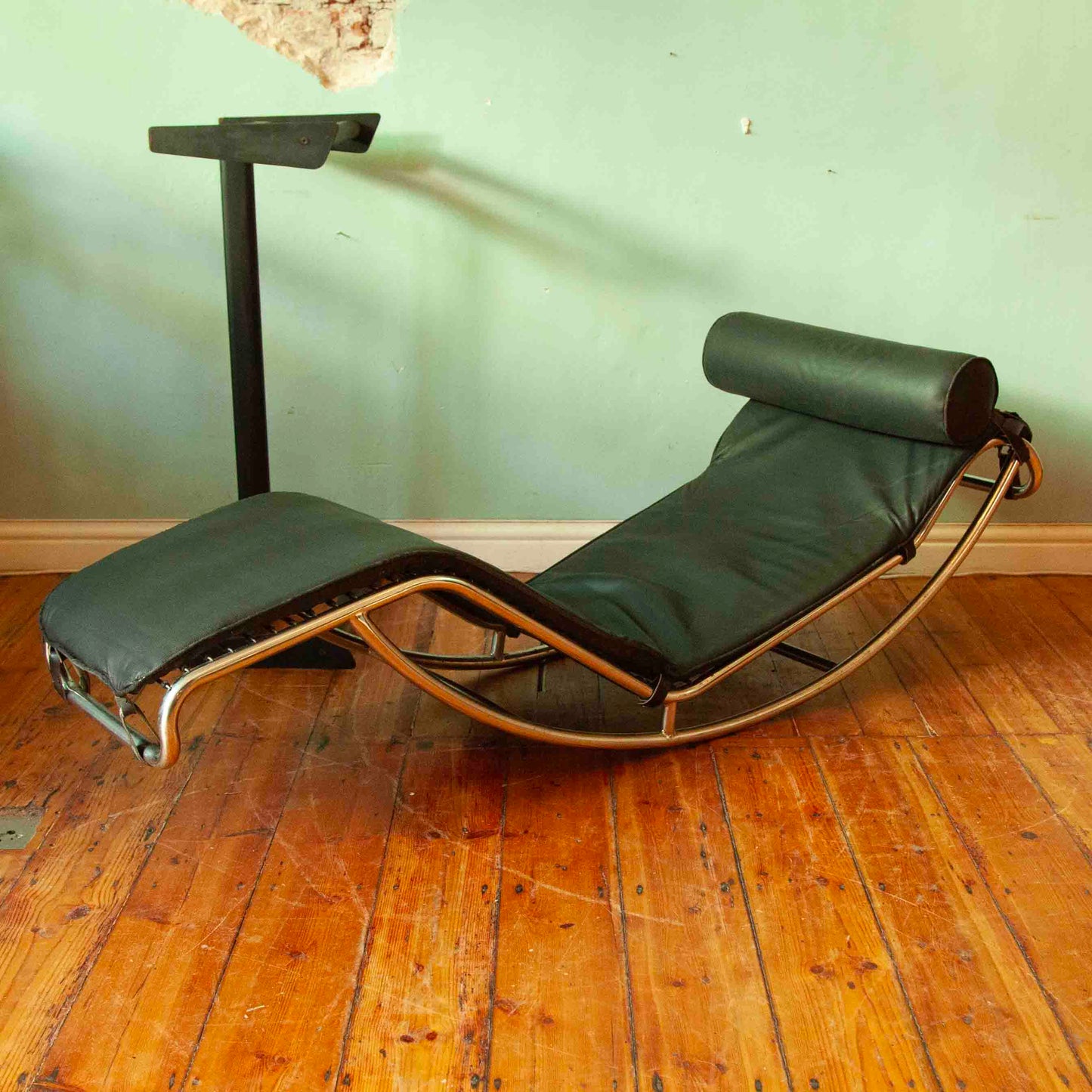 Le Corbusier Chaise Lounge Chair - REPLICA