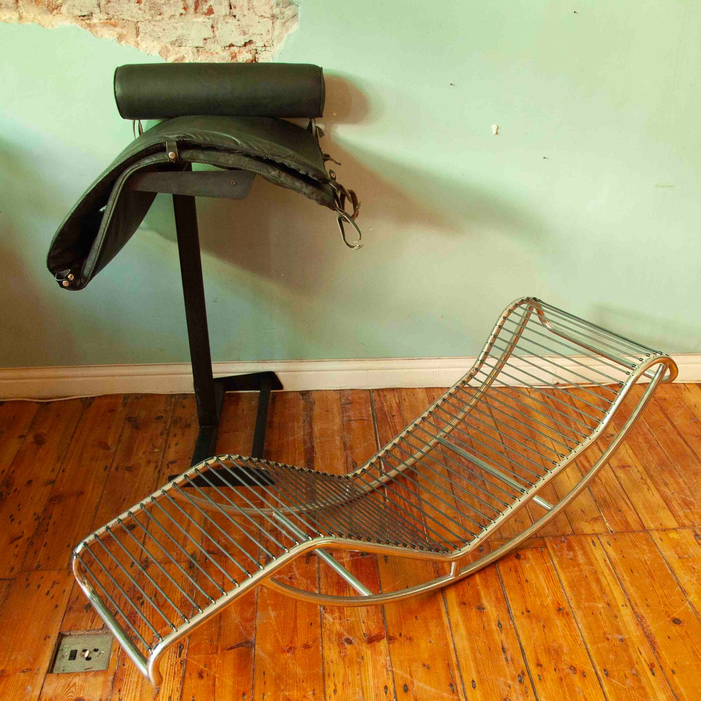 Le Corbusier Chaise Lounge Chair - REPLICA